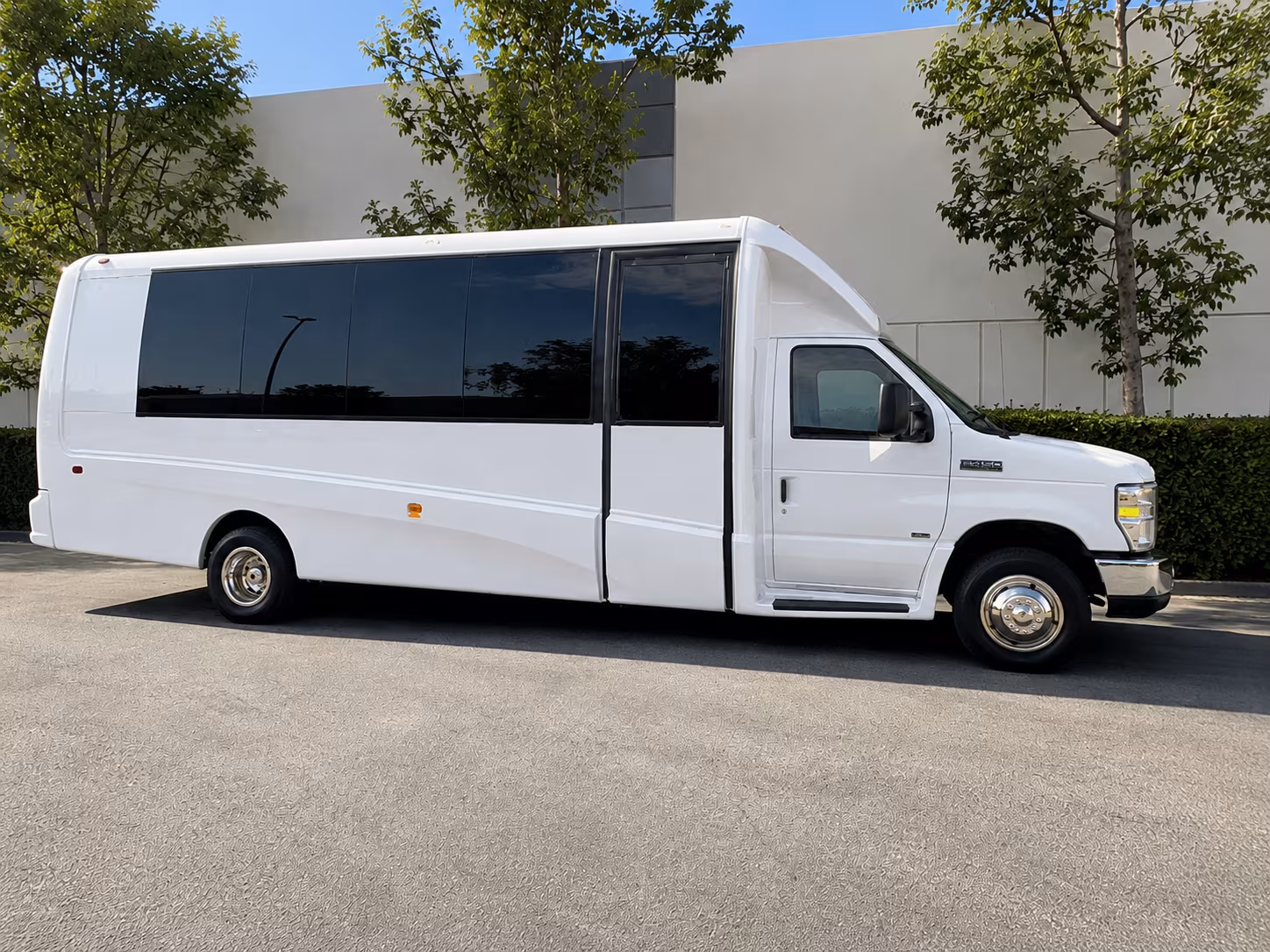 concert and special event buses for groups heading to the crown complex