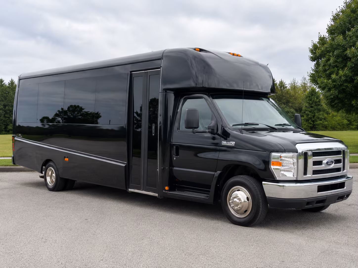 corporate shuttle buses and convention transportation in fayetteville