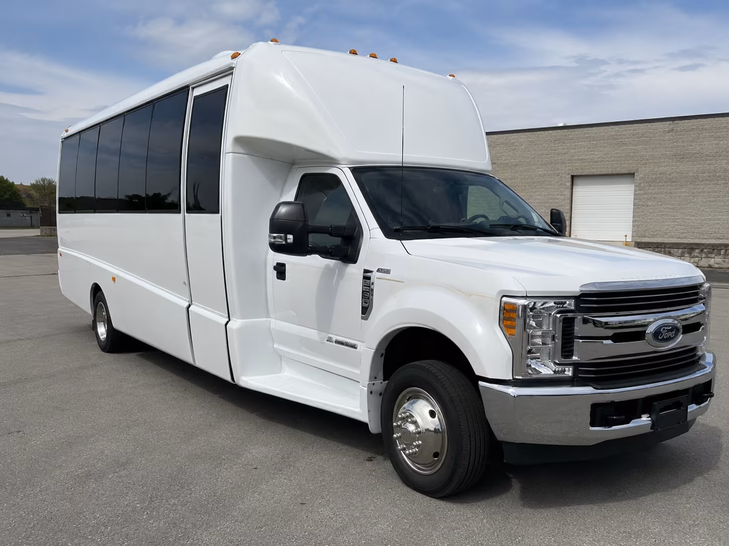 wedding and rehearsal dinner shuttle buses in fayetteville